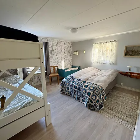 Fornes Bed & Breakfast *