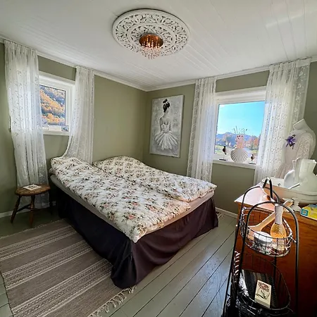 Fornes Bed & Breakfast Frühstückspension *